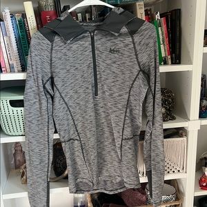 REI Gray Striped Long Sleeve Pullover